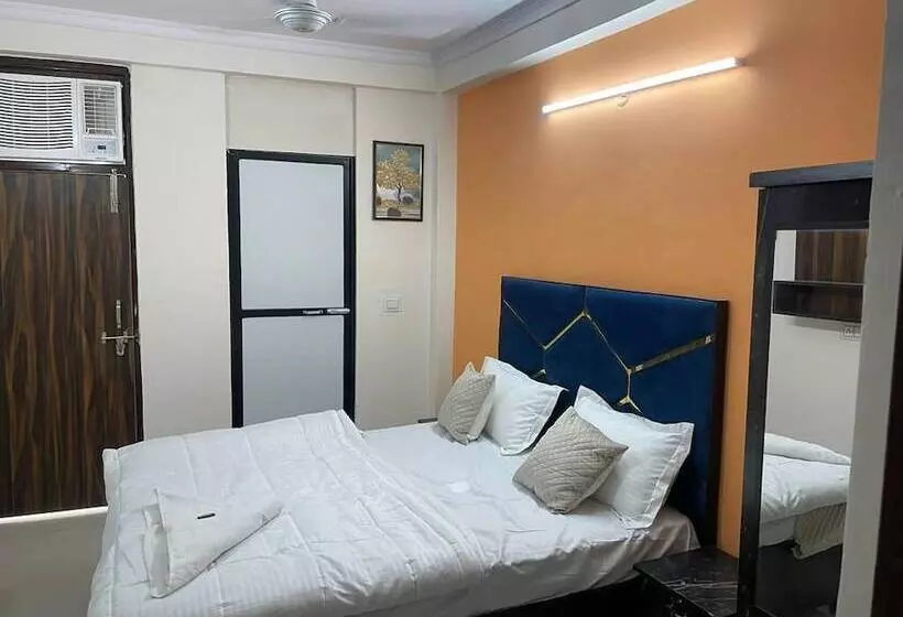 ホテル Roomshala 123 Happy Homes Saket