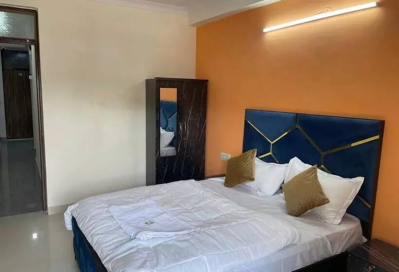 ホテル Roomshala 123 Happy Homes Saket