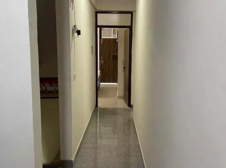 ホテル Roomshala 123 Happy Homes Saket