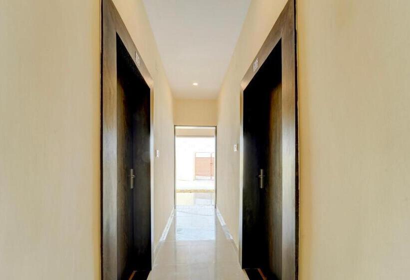 Flagship Hotel Days Inn