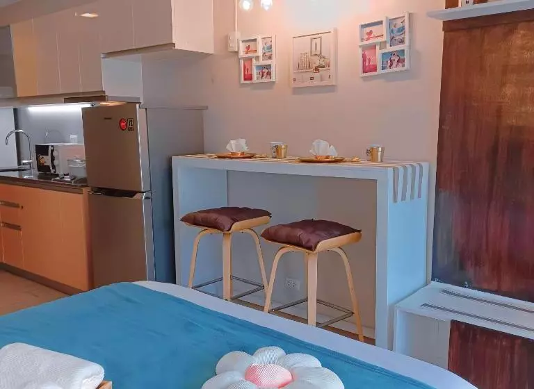 پانسیون Casabay Suite Eastwood Staycation