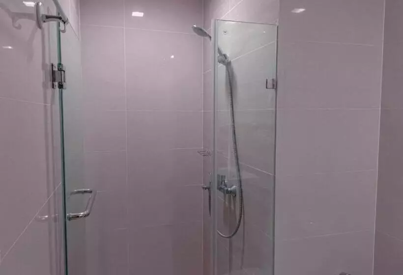 پانسیون Casabay Suite Eastwood Staycation