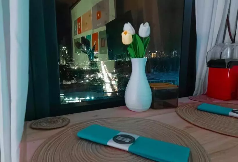 پانسیون Casabay Suite Eastwood Staycation