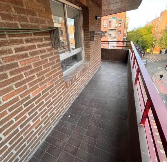 膳宿费 Mars Suites Alondra