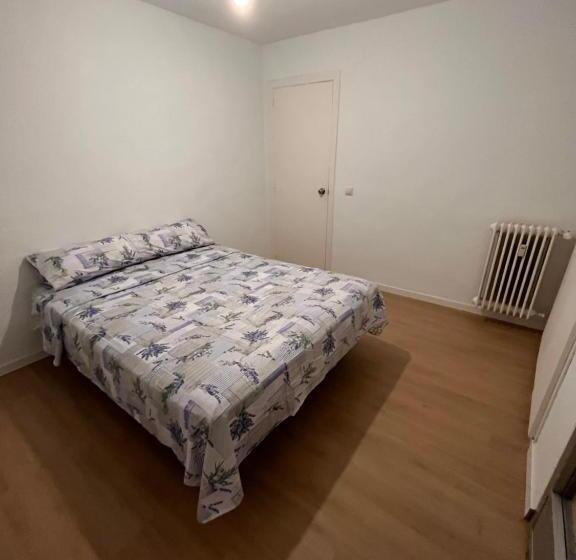 膳宿费 Mars Suites Alondra