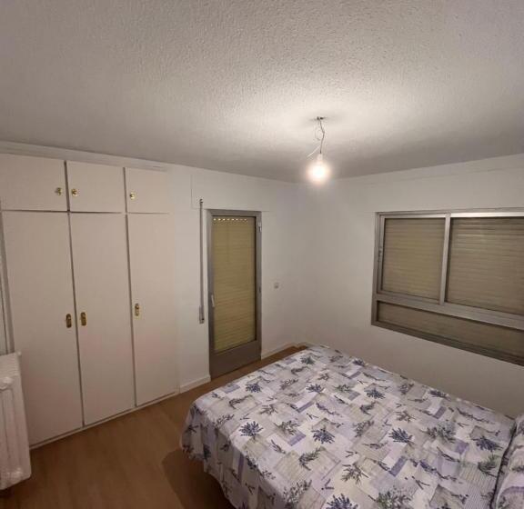 膳宿费 Mars Suites Alondra