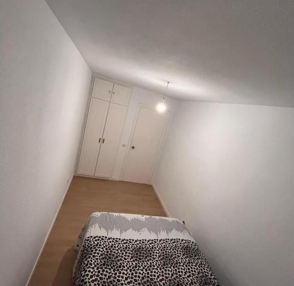 膳宿费 Mars Suites Alondra