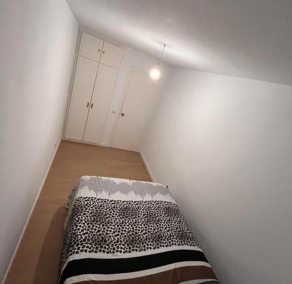 膳宿费 Mars Suites Alondra