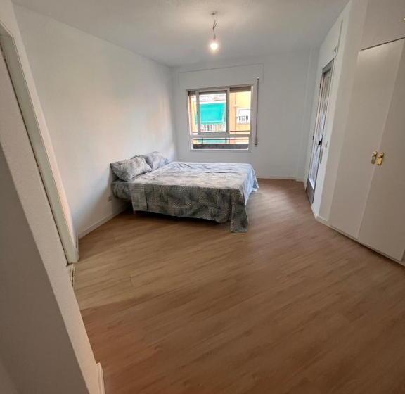 膳宿费 Mars Suites Alondra