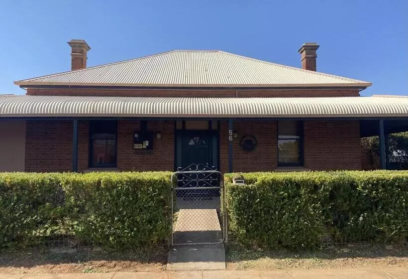 Majatalo Perrington Estate