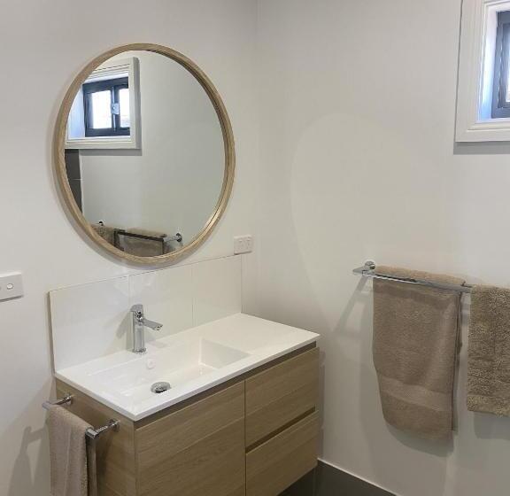 펜션 Perrington Estate