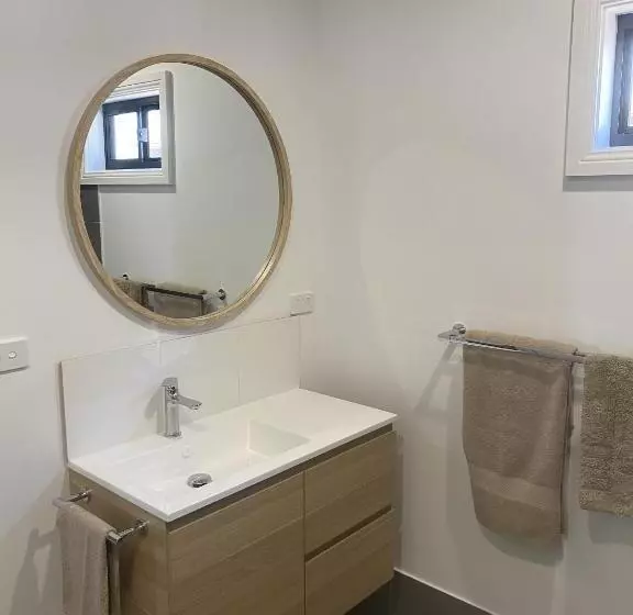 Majatalo Perrington Estate