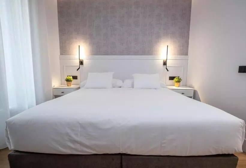 ペンション Principe De Vergaras Lujo En El Centro De Logroño