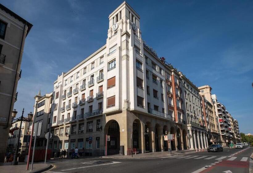 پانسیون Principe De Vergaras Lujo En El Centro De Logroño