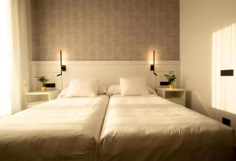 ペンション Principe De Vergaras Lujo En El Centro De Logroño