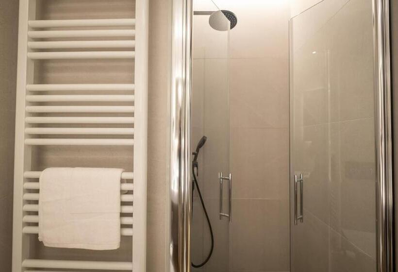 پانسیون Principe De Vergaras Lujo En El Centro De Logroño