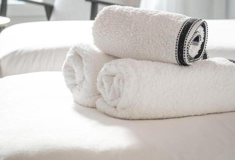 پانسیون Principe De Vergaras Lujo En El Centro De Logroño