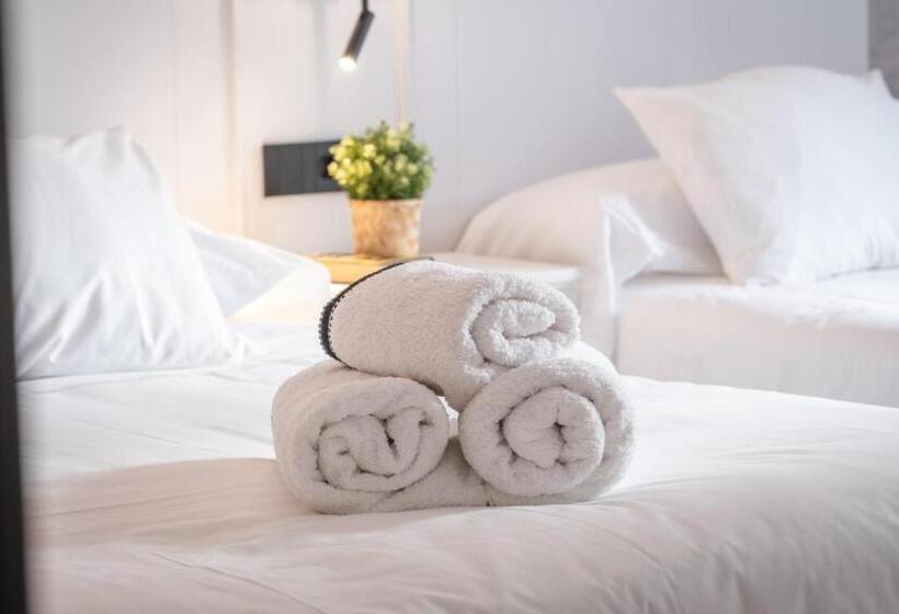 پانسیون Principe De Vergaras Lujo En El Centro De Logroño