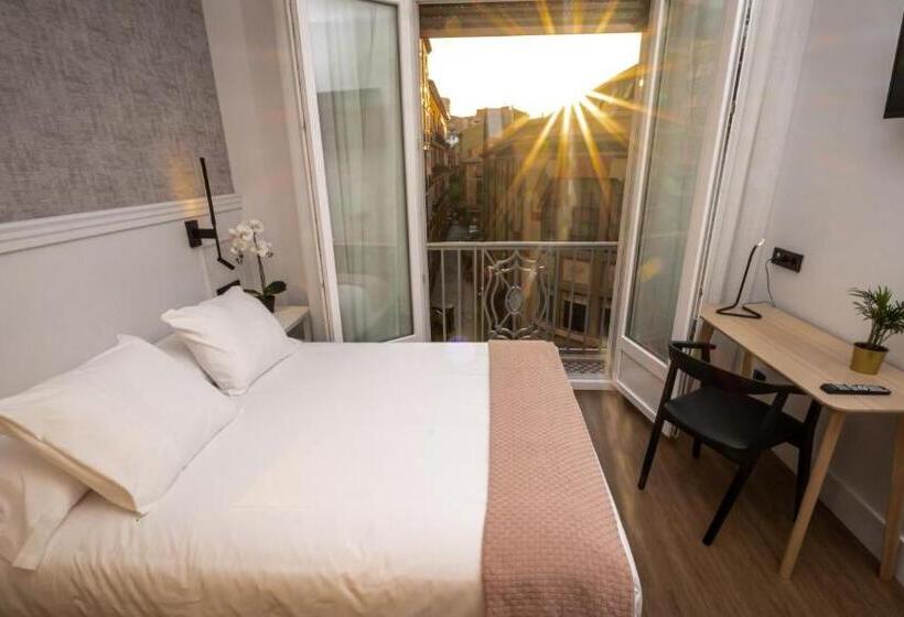 پانسیون Principe De Vergaras Lujo En El Centro De Logroño