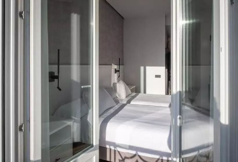 ペンション Principe De Vergaras Lujo En El Centro De Logroño