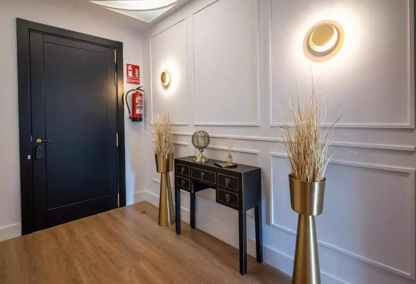 ペンション Principe De Vergaras Lujo En El Centro De Logroño