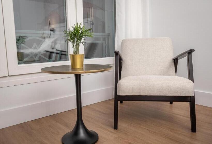 پانسیون Principe De Vergaras Lujo En El Centro De Logroño