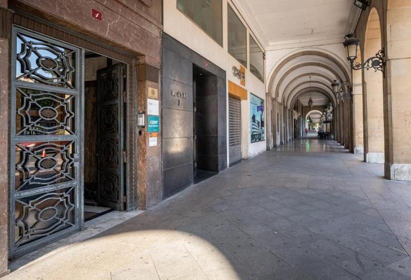 پانسیون Principe De Vergaras Lujo En El Centro De Logroño