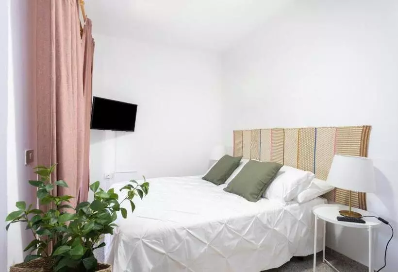 ペンション Eden Rentals 106 Surfy Stylish Bed&coffee Room