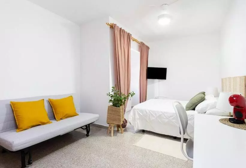 ペンション Eden Rentals 106 Surfy Stylish Bed&coffee Room