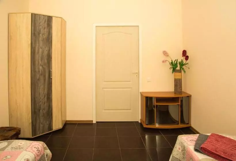 پانسیون Villa Roza Guest House