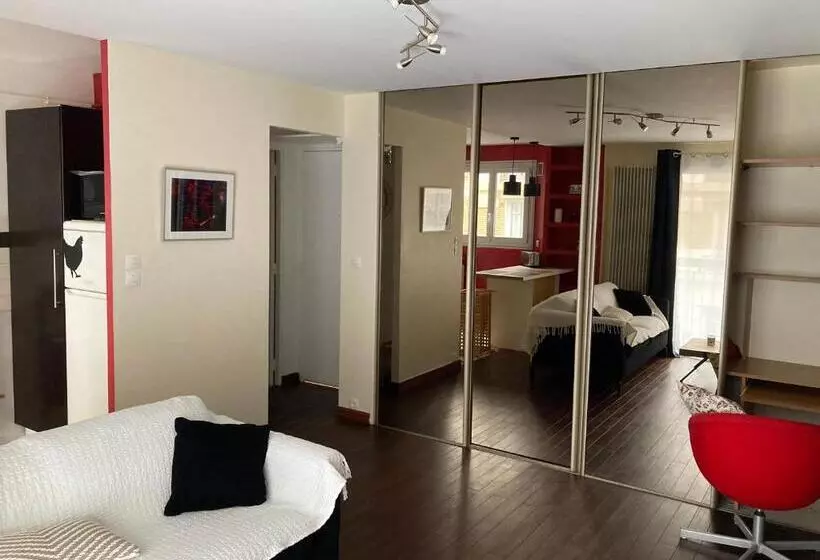 تختخواب و صبحانه Cosy Clichy Parc Salengro