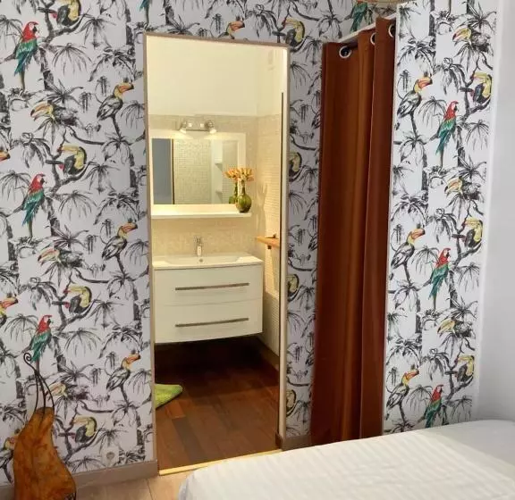 تختخواب و صبحانه Cosy Clichy Parc Salengro
