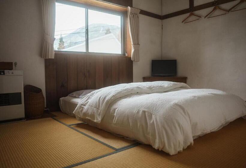 בית מלון כפרי Pension Folklore