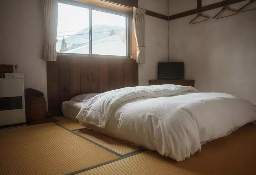 Hotelli Pension Folklore