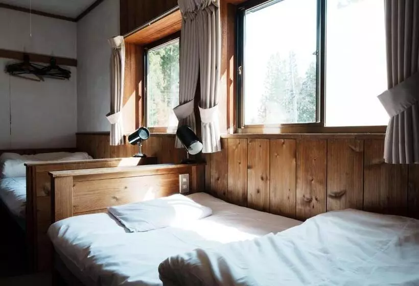 Hotelli Pension Folklore