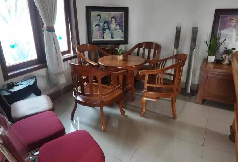 Hotel Putra Kembar