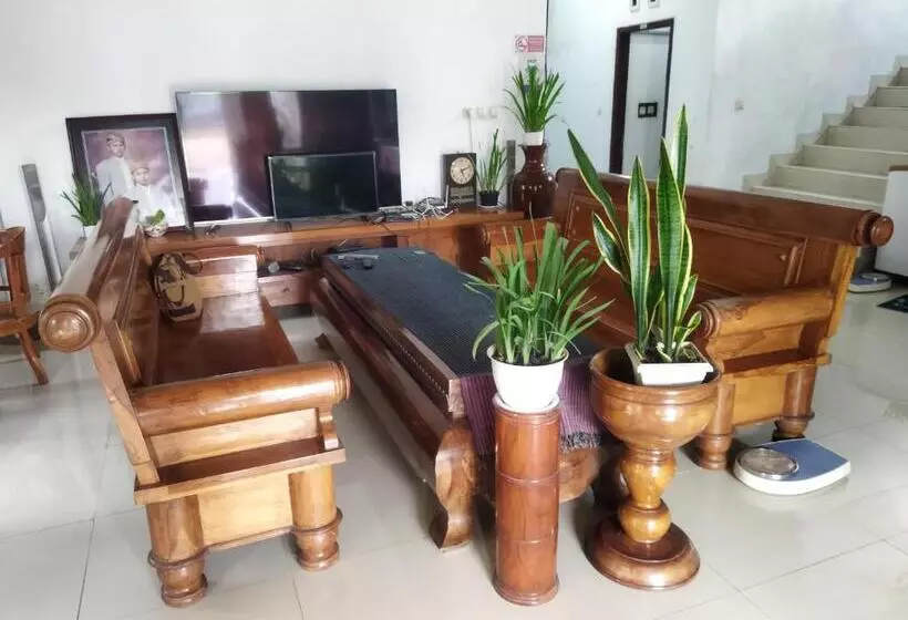 Hotel Putra Kembar
