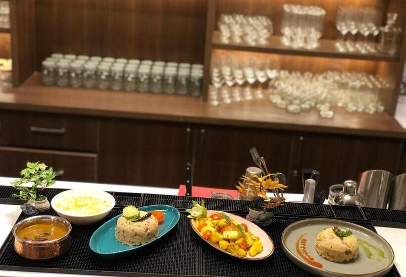 Hotel Spt Clarks Inn Suite, Mandi