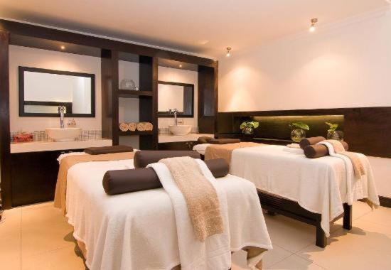 Hotel Spt Clarks Inn Suite, Mandi