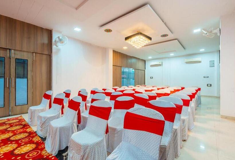 هتل Treebo Udyam Glory