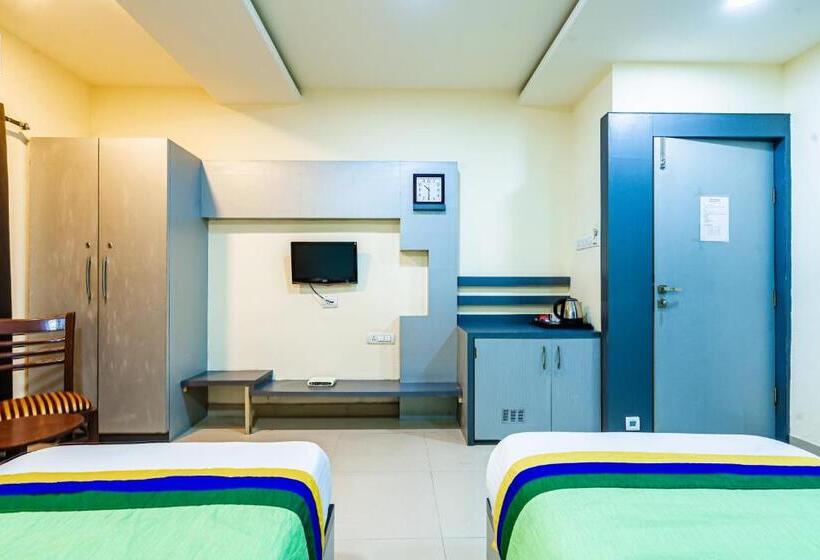 هتل Treebo Udyam Glory