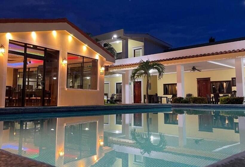 هتل Y Restaurante Maria Ofelia