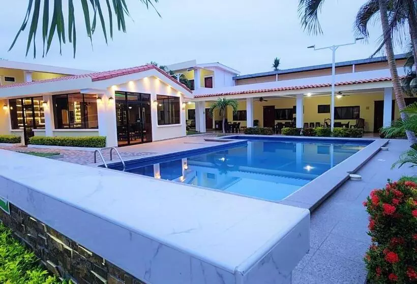 هتل Y Restaurante Maria Ofelia