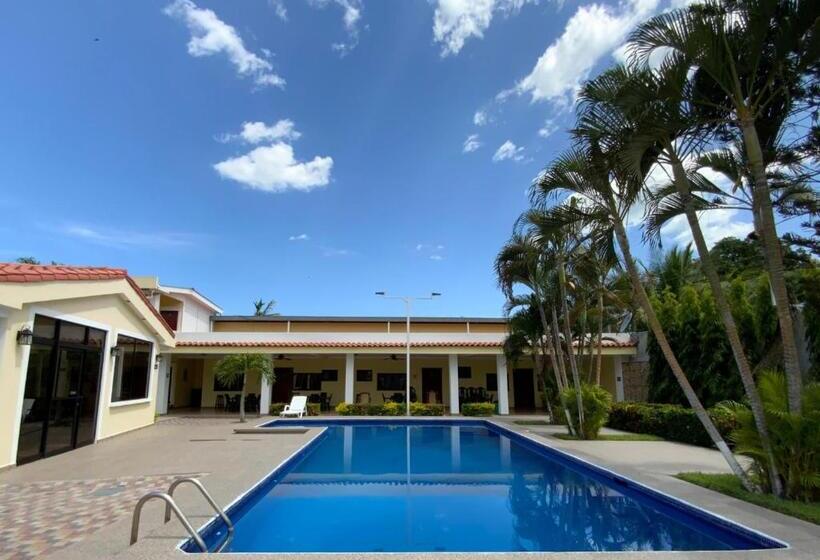 هتل Y Restaurante Maria Ofelia