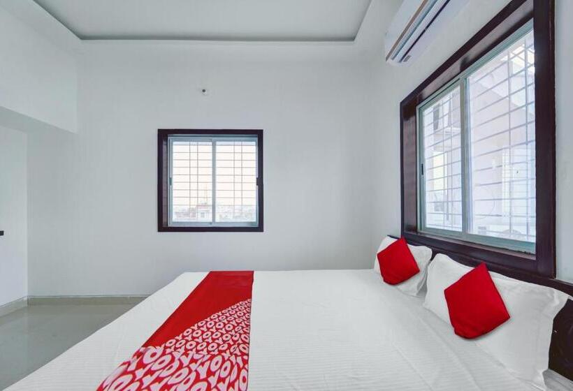 Flagship Hotel White House