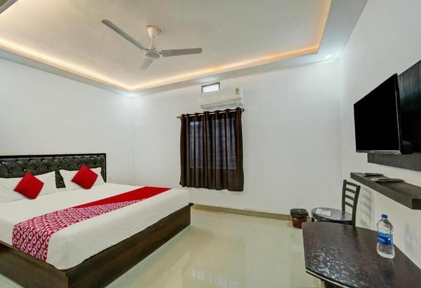 Flagship Hotel White House