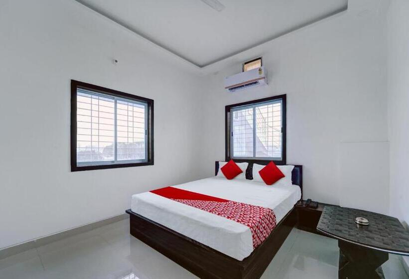 Flagship Hotel White House