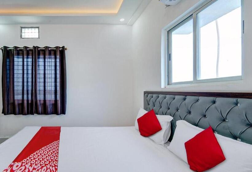 Flagship Hotel White House