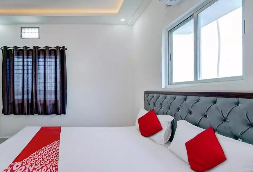 Flagship Hotel White House