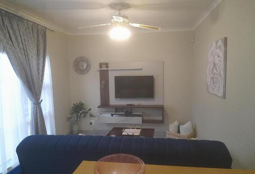 膳宿费 Chappel Hide Out